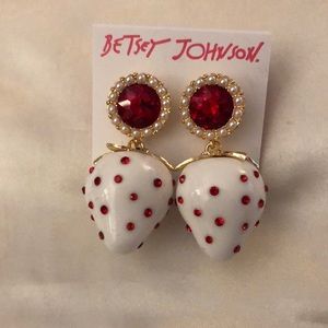 Betsey Johnson White Resin Strawberry Drop Earrings Red Crystal & Faux Pearl NWT